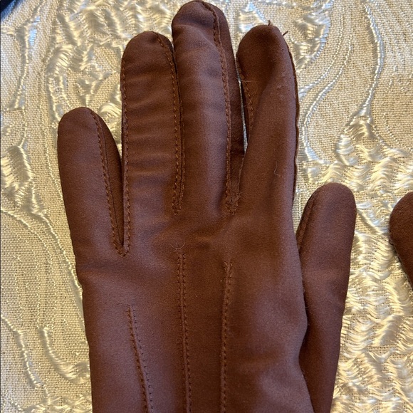 Isotoner Elegant Brown Women’s Gloves Nylon & Spandex; Soft Lining; Comfy & Warm - Picture 4 of 16